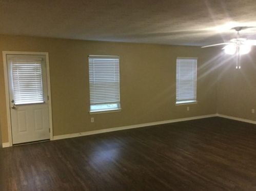 5021 Willow Point Dr, Conroe TX  77303-3078 exterior