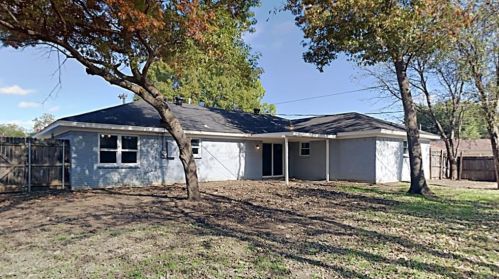 1213 Cameo Dr, Fort Worth TX  76134-4434 exterior