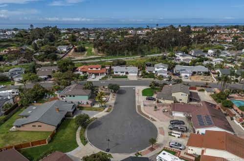 3805 Trieste Dr, Carlsbad, CA 92010-2846