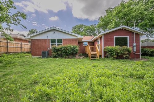2250 Capri Dr, Fort Worth TX  76114-1949 exterior