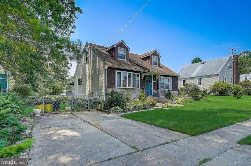 122 Maxwell Dr, Trenton, NJ 08610-1635