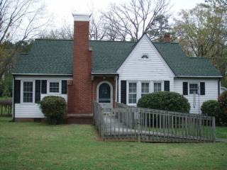 211 Sharon Ave, Asheboro, NC 27203-3531