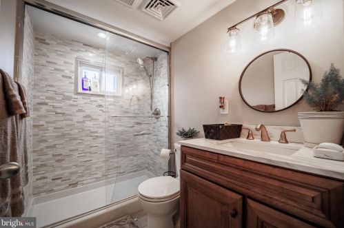 132 Robbins Ave, Trenton NJ 08638-3719 exterior