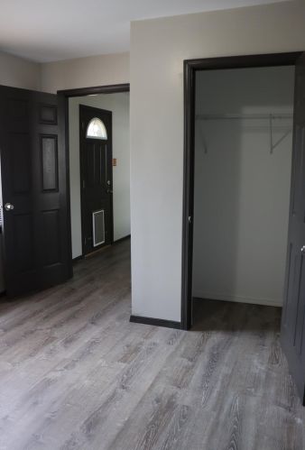 141 Guyer St, Hobart IN  46342-2945 exterior