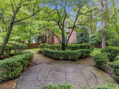 23 Van Beuren Rd, Morristown, NJ 07960-7008