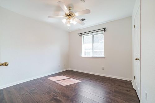 15624 Fisher Is Dr, Austin TX  78717-3833 exterior