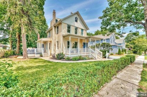 126 Liberty St, Ridgewood, NJ 07450-4549