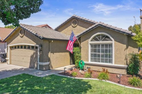 2801 Mozart Dr, Modesto, CA 95358-8855