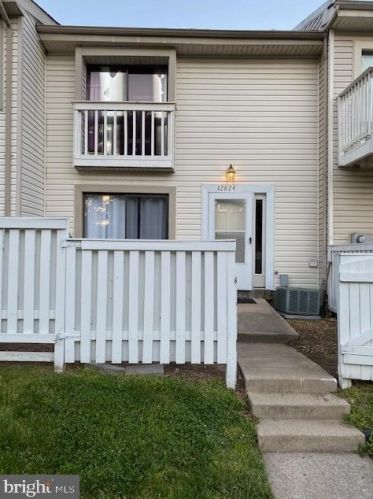 12824 Cara Dr, Woodbridge, VA 22192-2735