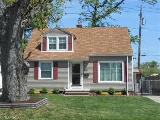 14812 Fernway Ave, Cleveland, OH 44111-1109