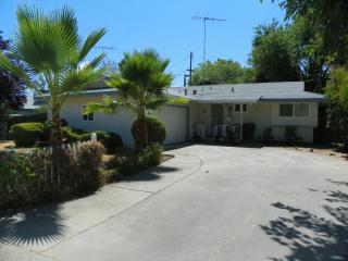 6132 Hilltop Dr, Carmichael, CA 95608-0148