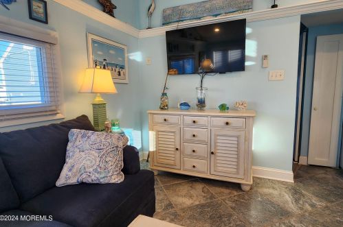 31 Crane Way, Lavallette NJ 08735-1306 exterior