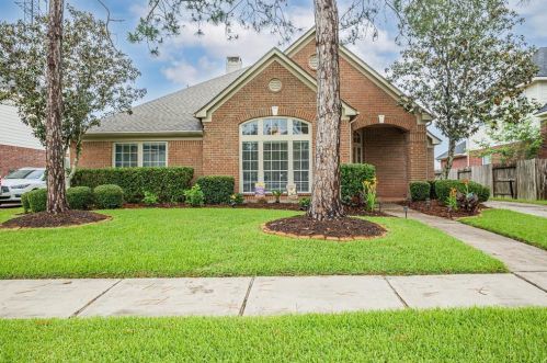3511 Creekstone Dr, Pearland, TX 77584-8727