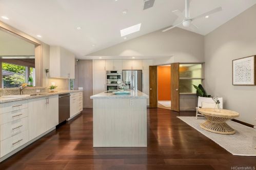 2659 Tantalus Dr, Honolulu HI  96813-1202 exterior