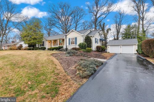 322 Northwest Dr, Silver Spring MD 20901-1431 exterior