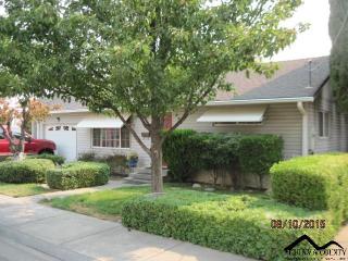 403 Houghton Ave, Corning, CA 96021-2122