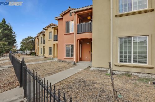 574 Tennyson Rd, Hayward, CA 94544-5417