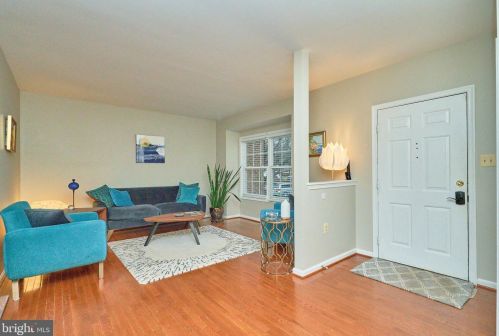 6740 Sunset Woods Ct, Springfield VA  22015-4241 exterior