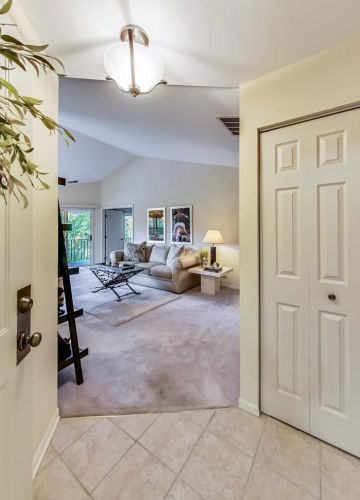 812 Butternut Ln, Mount Prospect, IL 60056-1000