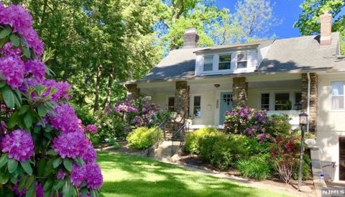 325 Wastena Ter, Ridgewood, NJ 07450-2325