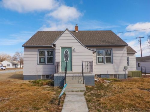 901 11th St, Victoria, KS 67671-9721