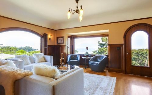289 Lighthouse Ave, Del Monte Park, CA 93950-2949