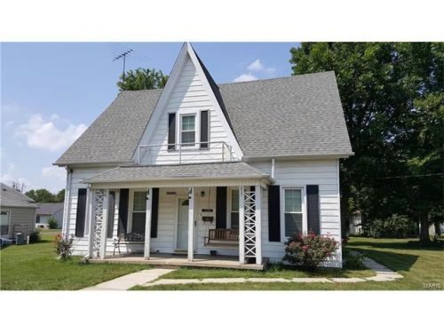 163 Walnut St, Nashville, IL 62263-1718