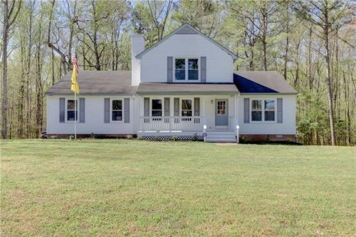 211 Laurel Ln, Smithfield, VA 23430-2938