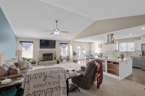 351 Glen Forest Dr, Old Alexandria, MO 63379-3487