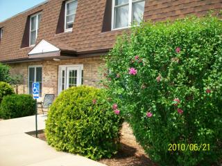 4 Fiedler Cir, Fenton, MO 63026-5574