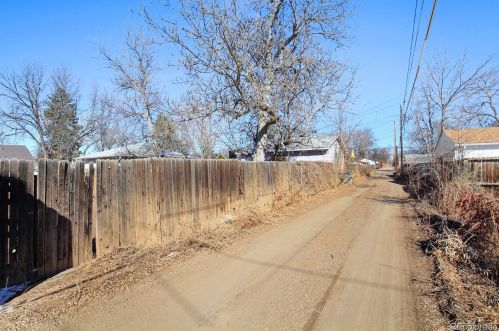 4334 Logan St, Englewood CO 80113-5826 exterior