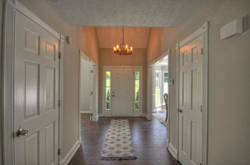 3846 Riverbank Dr, Lilburn, GA 30047-2586
