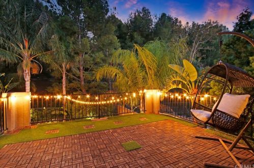 8730 Foxhollow Dr, Anaheim CA  92808-1674 exterior