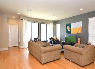 714 Live Oak St, Houston TX  77003-3219 exterior