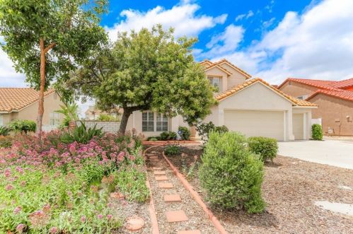 8623 Mesa Oak Dr, Riverside CA  92508-3123 exterior