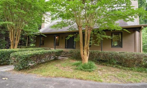 293 Woodland Dr, Marietta, GA 30064-3509
