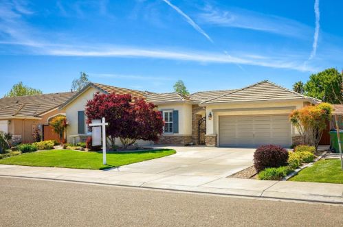 645 Bob Way, Ripon, CA 95366-9584