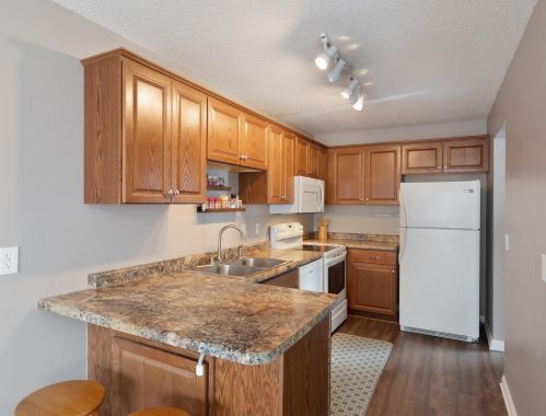 1715 Hickory Hl Dr, Saint Paul MN  55122-2412 exterior