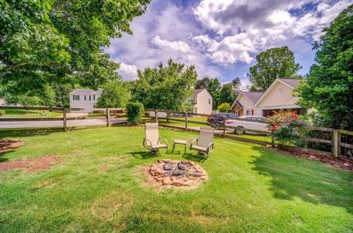 1015 River Plantation Dr, Holly Springs GA  30188-2388 exterior