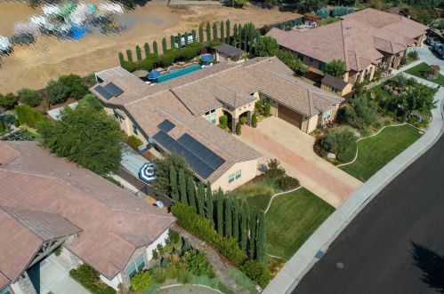 10709 Goldsborough Cir, Valley Home CA  95361-7648 exterior