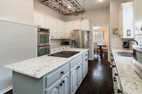 1802 Dew Vly Dr, Carrollton TX 75010-2008 exterior