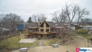 12901 Lake View Dr, Springfield, NE 68059-5129