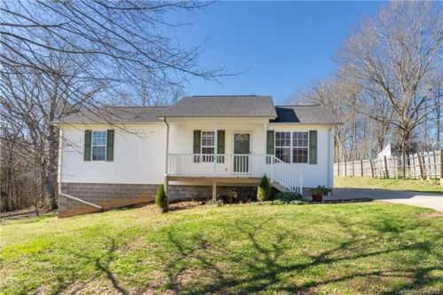 3033 Pratt St, Sharon, SC 29742-5763