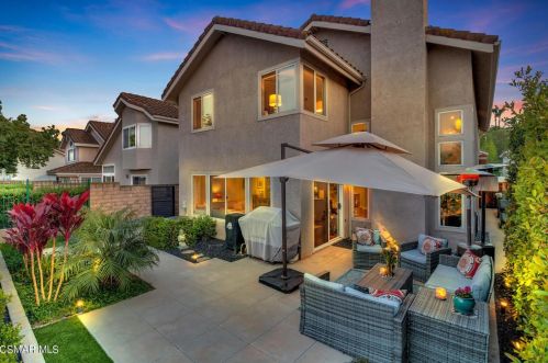 653 Warrendale Ave, Simi Valley, CA 93065-7048