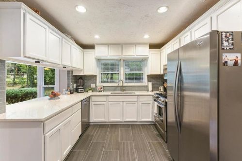 2777 Hedgewood Dr, Atlanta GA  30311-1231 exterior