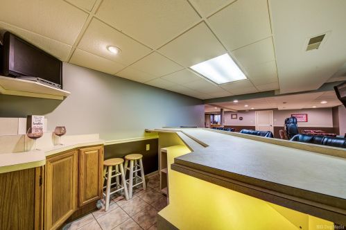 331 Ridgemoor Dr, Willowbrook IL  60527-5419 exterior