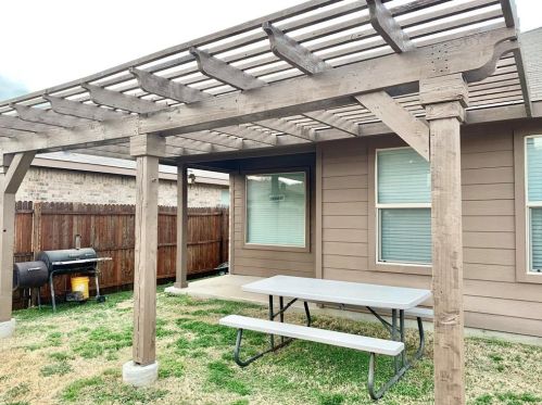 2513 Clarks Mill Ln, Fort Worth TX  76123-2621 exterior