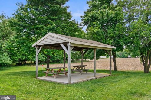 124 Orchard Ln, Hanover PA  17331-5018 exterior