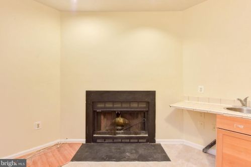 10350 Castlehedge Ter, Silver Spring MD 20902-5808 exterior