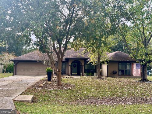 53 Retreat Pl, Woodbine, GA 31569-4027